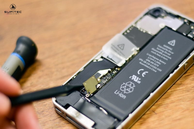thay pin iphone 5 se
